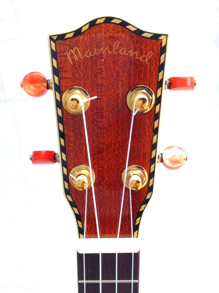 Classic Mahogany Long-Neck Concert Pineapple